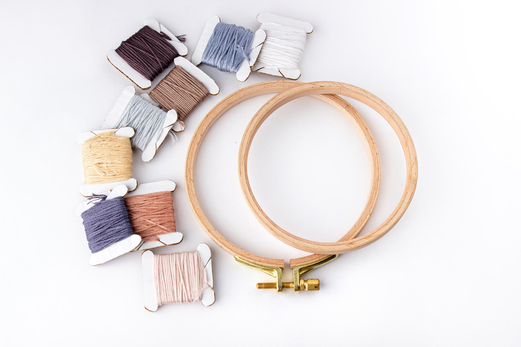 Set di materiali per ricamo in colori pastello